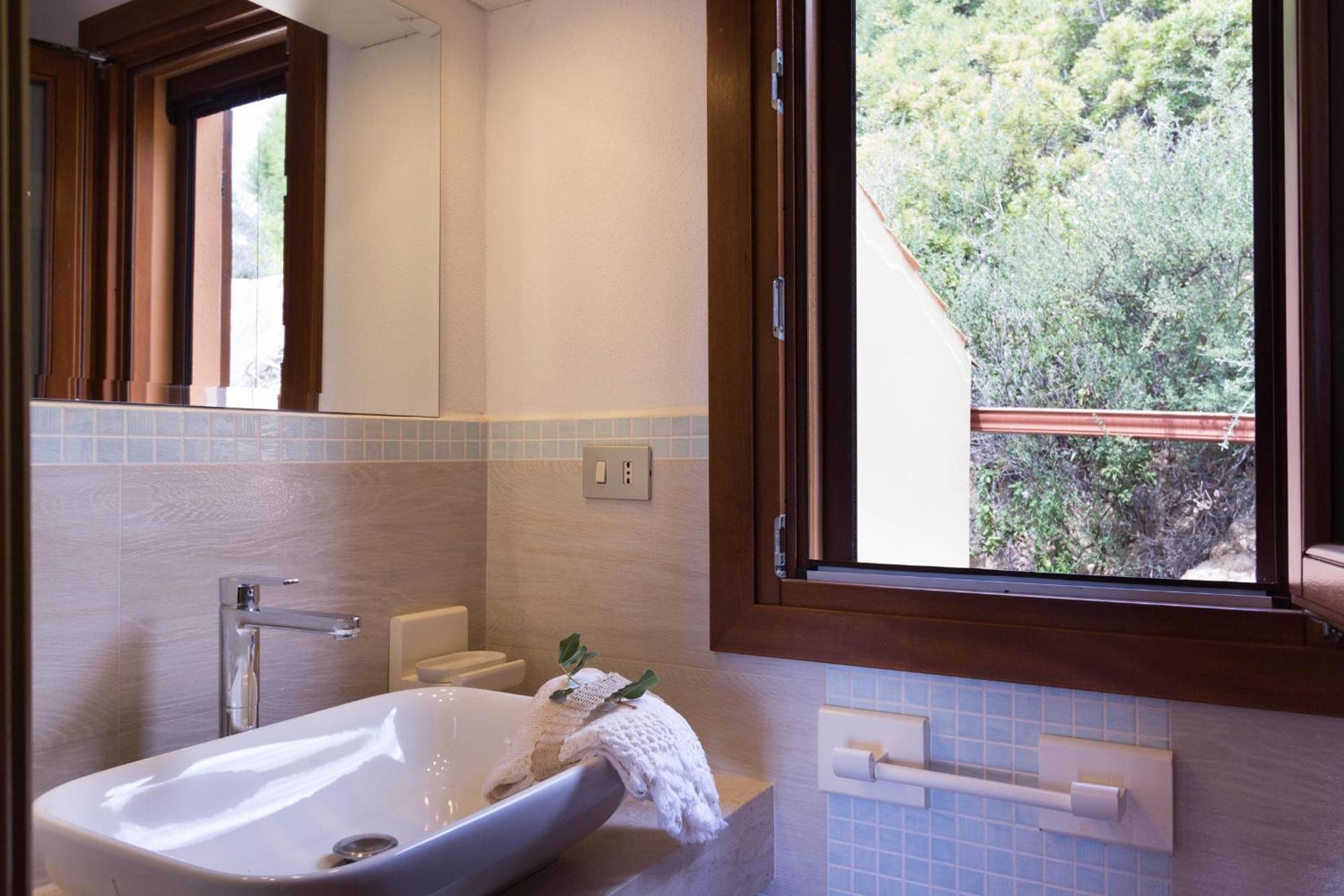 Villa Bellavista Con Piscina Privata, Vista Mare Vicino A 维拉西米乌斯 外观 照片