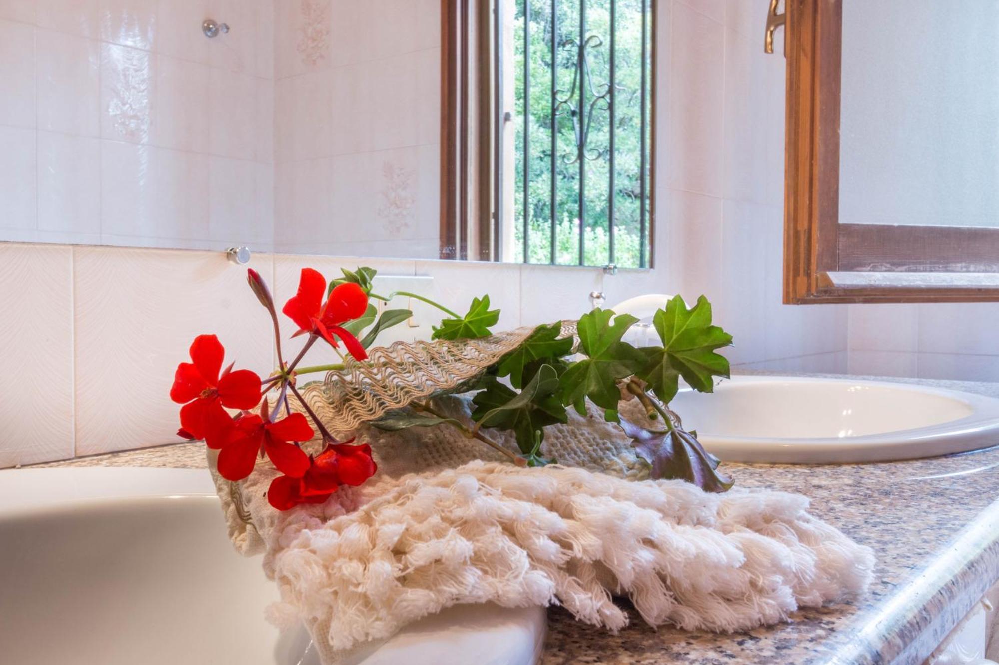 Villa Bellavista Con Piscina Privata, Vista Mare Vicino A 维拉西米乌斯 外观 照片
